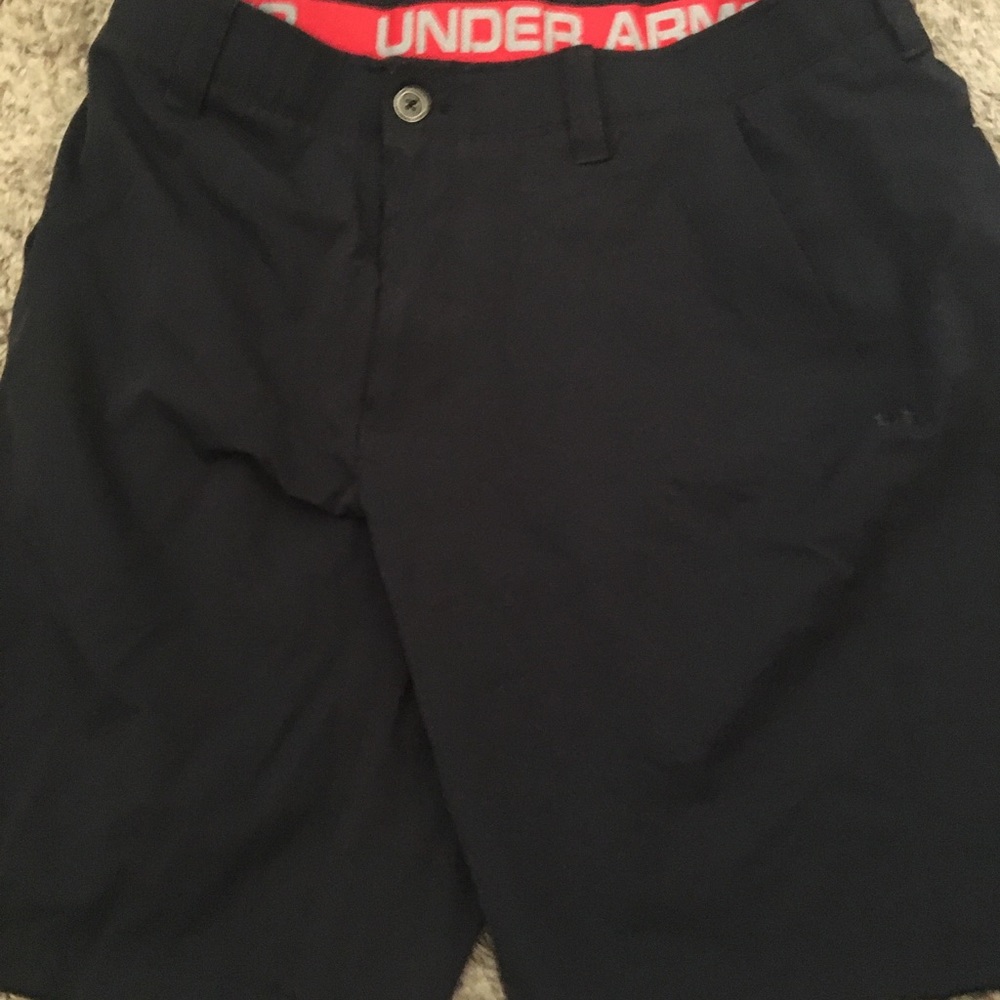 Black under armour hybrid shorts